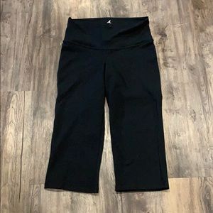 Old Navy Pants - Old Navy Black Roll-Panel Yoga Capris Old Navy Pants - Old Navy Black Roll-Panel Yoga Capris